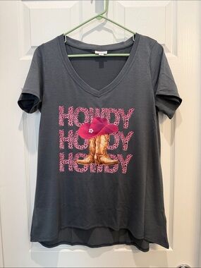 Howdy Graphic V-Neck Tee - Charcoal with Pink Print Boots Size medium